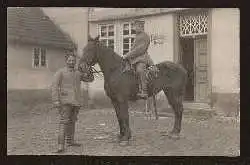 Soldat und Pferd