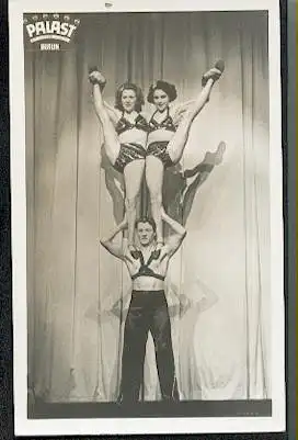 Cirkus. Foto. Keine AK. Friedrichsstadt Palast. Berlin.