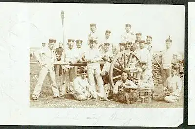 Soldaten mit Kanone. Orig. Foto als AK.