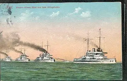 Kiel. Nassau Klasse fährt aus den Hafen.