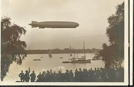 Hamburg. "Graf Zeppelin" über die Aussenalster in Hamburg.