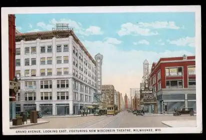 USA. Wis. Milwaukee. Grand Avenue. Looking East.