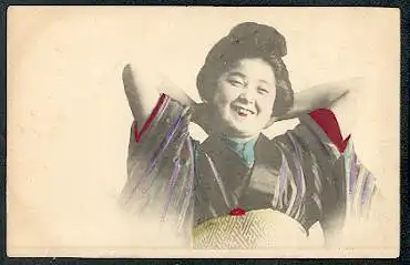 Japan. Frau. Kolorierte Fotokarte.