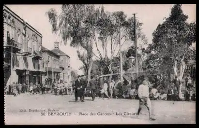 Libanon.Beyroth. Place des Canons. Les Cireurs.