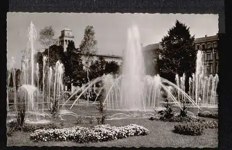 Karlsruhe. i.B. Wasserspiele am Festplatz