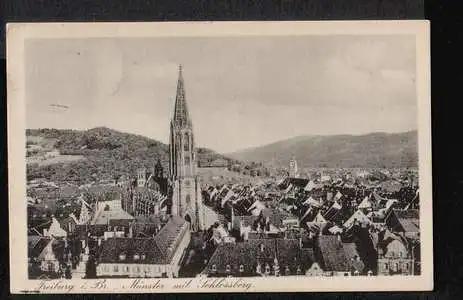 Freiburg. Münster mit Schlossberg