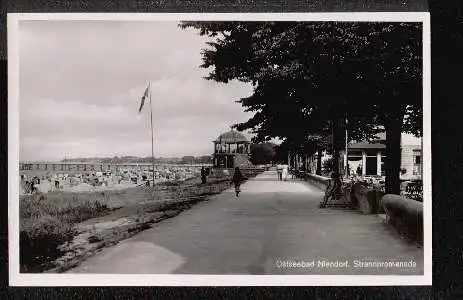 Niendorf Ostseebad. Strandpromenade