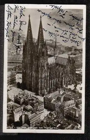 Köln. Dom. Aufnahme. Flugzeug aus