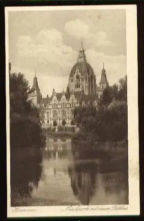 Hannover. Maschpark mit neuem Rathaus