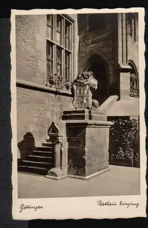 Göttingen. Rathaus Eingang