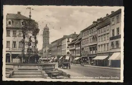 Göttingen. Gänseliesel Brunnen und Weender Strasse