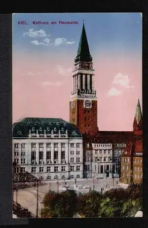 Kiel. Rathaus am Neumarkt