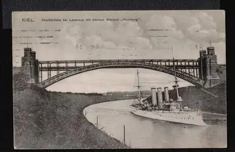 Kiel. Hochbrücke bei Levensau mit kleinem Kreuzer &quot;Hamburg&quot;