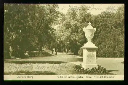 Berlin. Charlottenburg. Partie im Schlossgarten