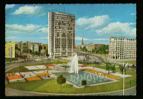 Berlin. Ernst Reuter Platz mit Springbrunnen