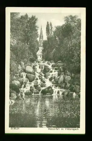 Berlin. Wasserlfall im Viktoriapark