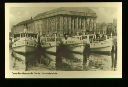 Berlin. Dampferanlegestelle Berlin Jannowitzbrücke