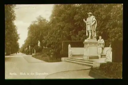 Berlin. Blick in die Siegesallee