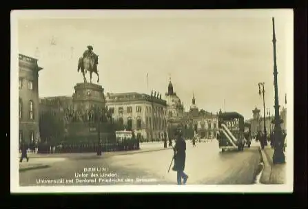 Berlin. Unter den Linden. Universität und Denkaml des Grossen