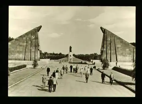 Berlin. Sowjetisches Ehrenmal Treptow