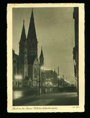 Berlin. Abend an der Kaiser Wilhelm Gedächtniskirche