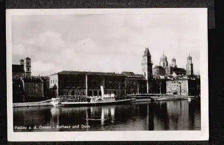 Passau. Rathaus und Dom