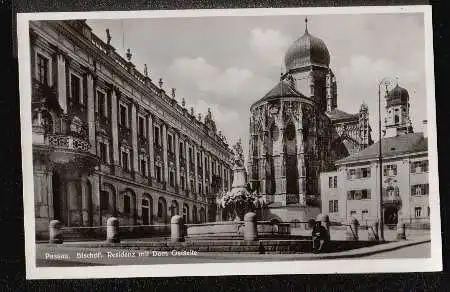 Passau. Bischöfl. Residenz mit Dom Ostseite