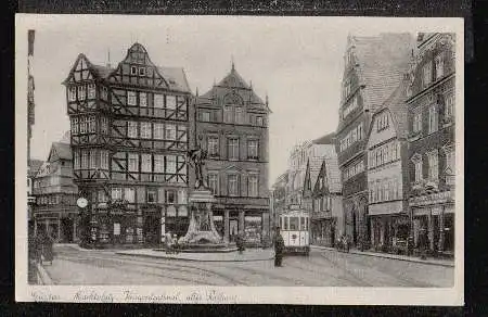 Giessen. Marktplatz, Kriegerdenkmal, altes Rathaus