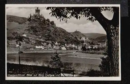 Cochem. Blick auf Burg Cochem und Winnenburg