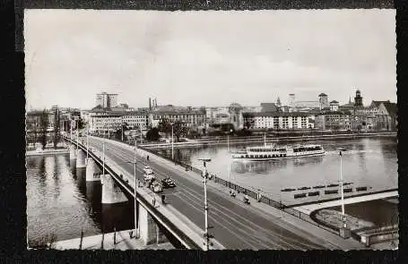 Frankfurt. Unter Main Blick