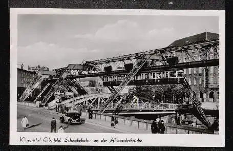 Wuppertal Elberfeld. Schwebebahn an der Alexanderbrücke