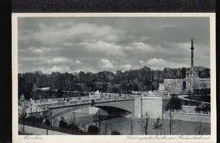 München. Prinzregentenbrücke und Friedendenkmal