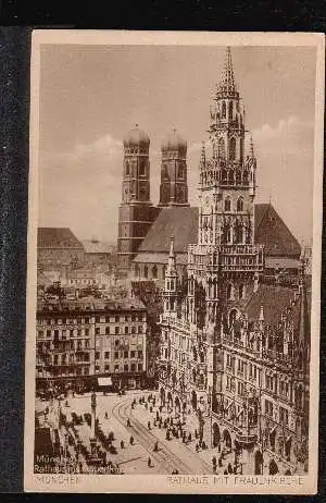 München. Rathaus mit Frauenkirche