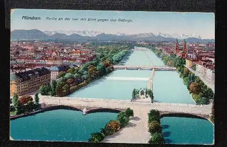 München. Partie an der Isar mit Blicke gegen das Gebirge