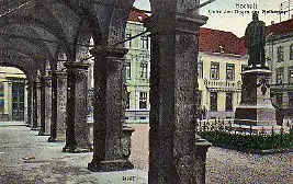 Bocholt. Unter den Bogen des Rathauses