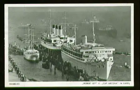 x00053; ROBERT LEY u. CAP ARONCA im Hafen von Hamburg.