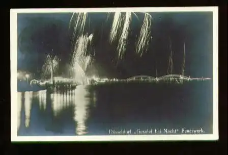 x00089; Düsseldorf Gesole bei Nacht Feuerwerk.