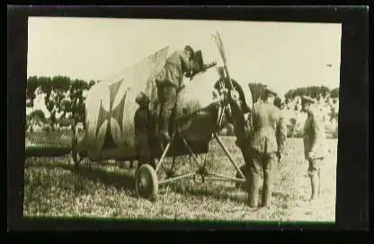 x00157; Flugzeugereparatur?.