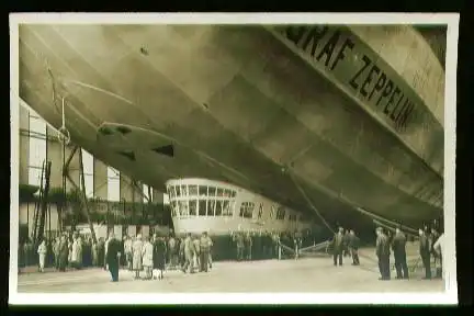 x00221; Graf Zeppelin startbereit in d. Halle.