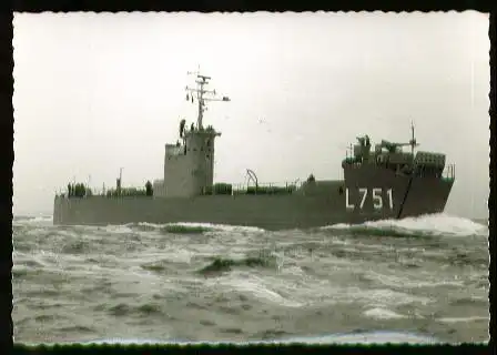 x00733; Kriegsschiff L751.