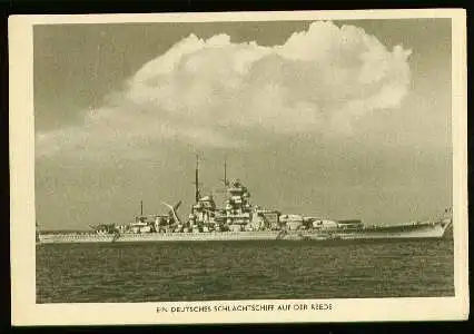 x01038; Ein deutscher Schlachtschiff auf der Reede.