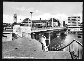 x02075; Mülheim. Schlossbrücke mit Stadtbad und Rathausturm.