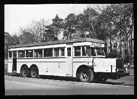 x02152; Berlin. Verkehrsmittel Autobus.