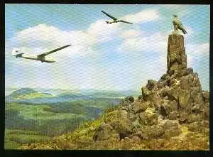 x03950; Rhön, Segelflug auf der Wasserkuppe. Fliegerdenkmal.