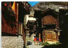 x04013; Gasse im alten Zermatt.