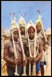 x05389; Cote d´Ivoire. Danseuses aux tresses.