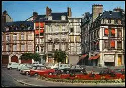 x05483; Rouen. Normandie. Vielles maisons a pans de bois de la place de la Pucelle.