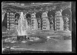 x06850; Dresden. Nymphenbad im Zwinger.