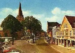 x07221; PLÖN am See. Markt mit Kirche.