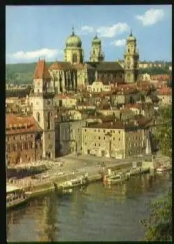 x07722; PASSAU an der Donau. Blick auf Rathaus und Dom.